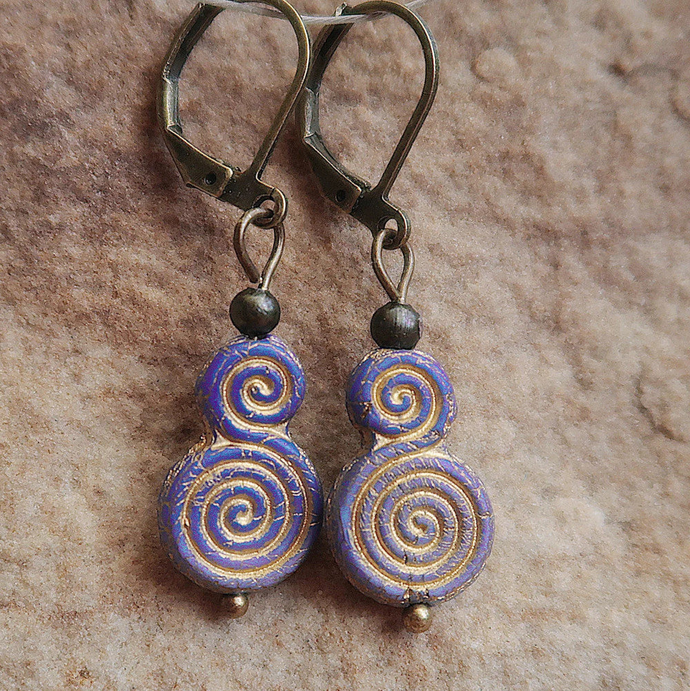 Vintage-Style Ohrhänger, Spirale, violett